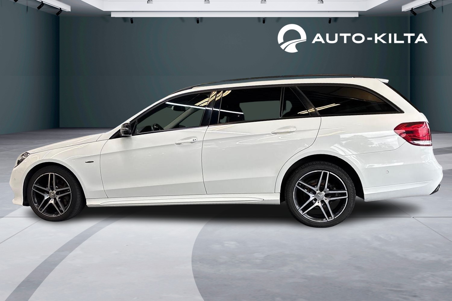 MERCEDES-BENZ E 2015