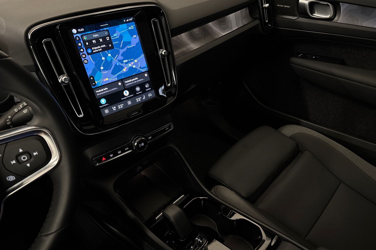 Volvo EX40 2025