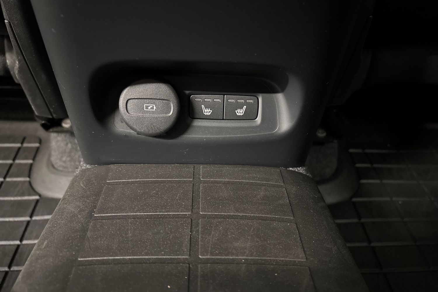 Volvo EX40 2025