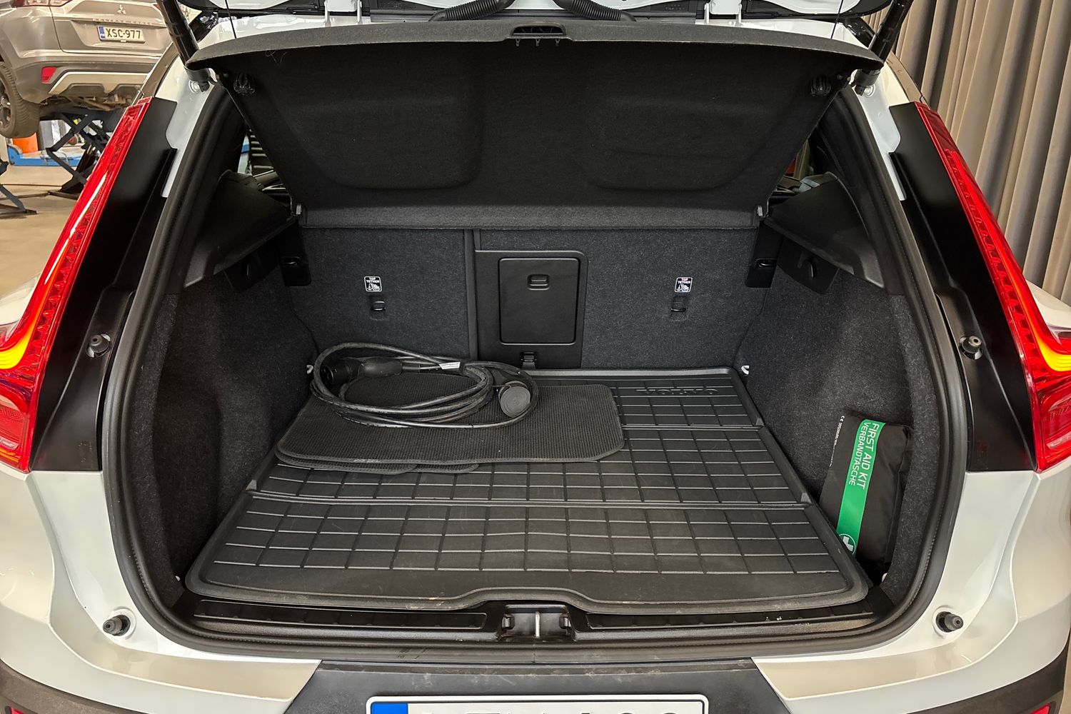 Volvo EX40 2025