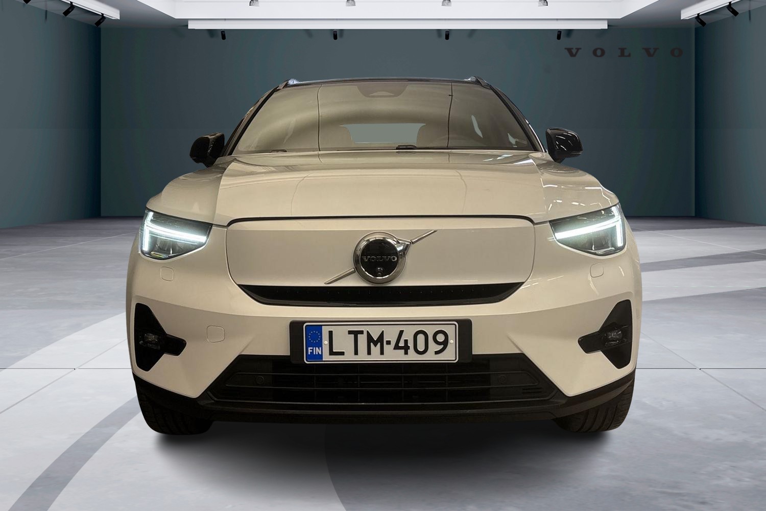 Volvo EX40 2025