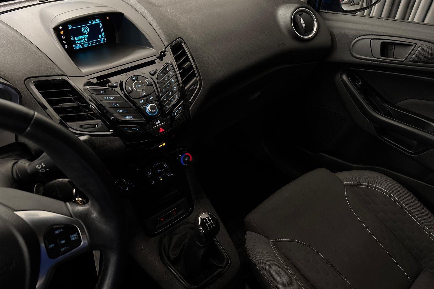 Ford Fiesta Van 2017