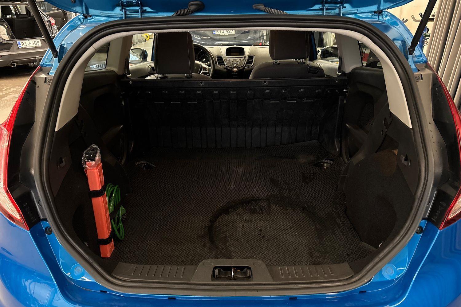 Ford Fiesta Van 2017