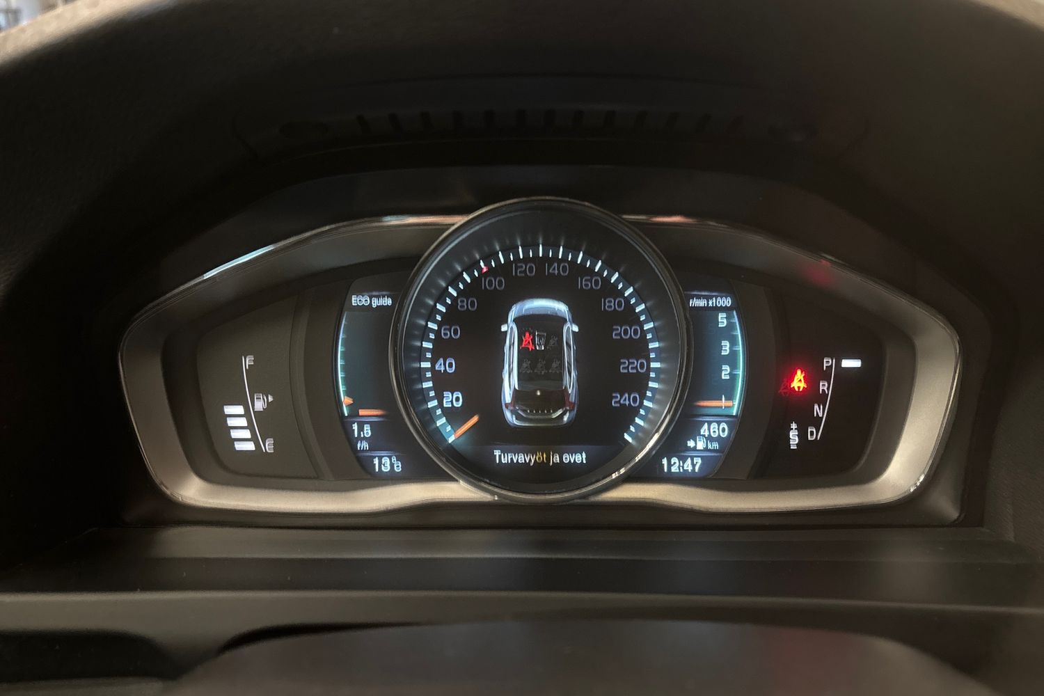 VOLVO V60 2016