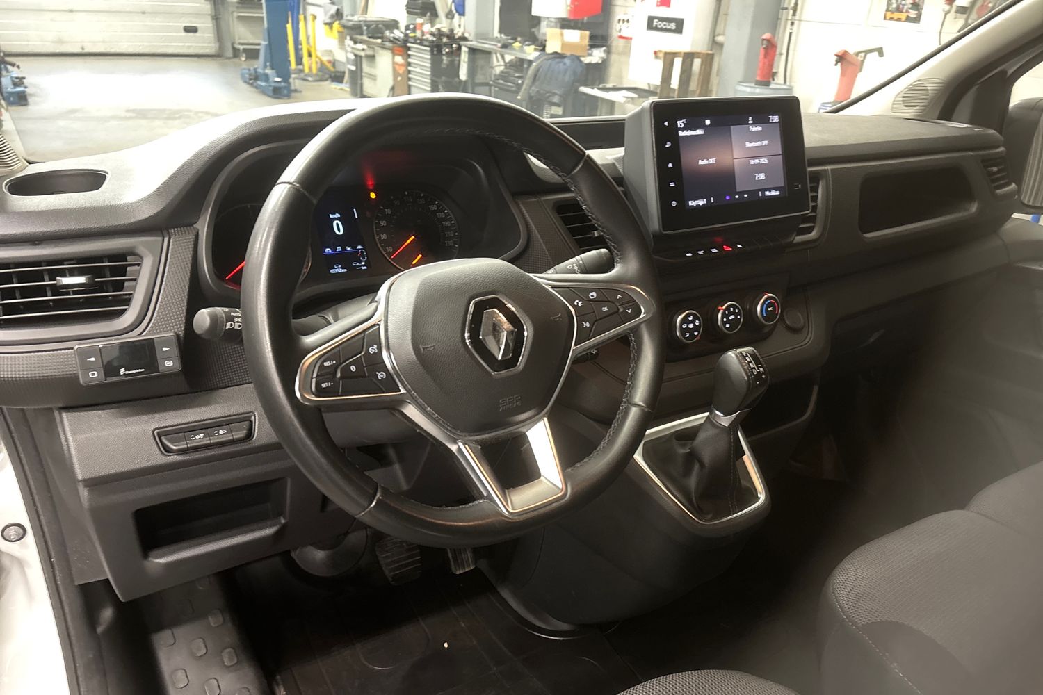 RENAULT Trafic 2023