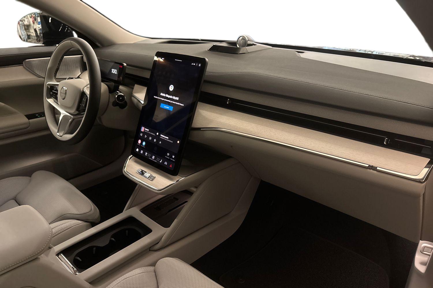 Volvo ES90 10