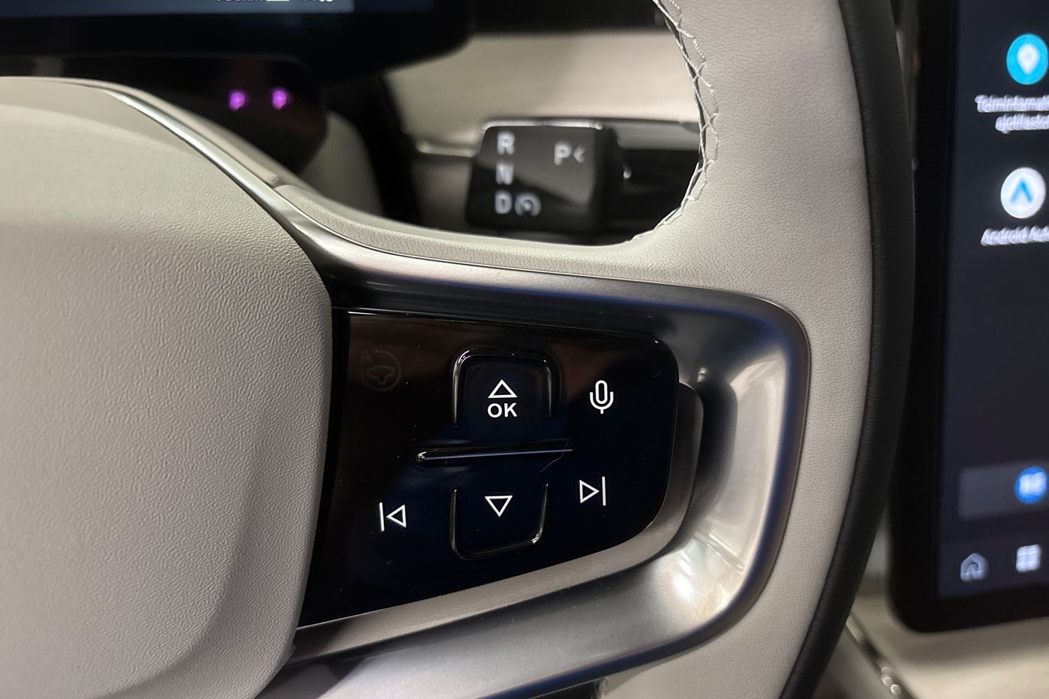 Volvo ES90 19