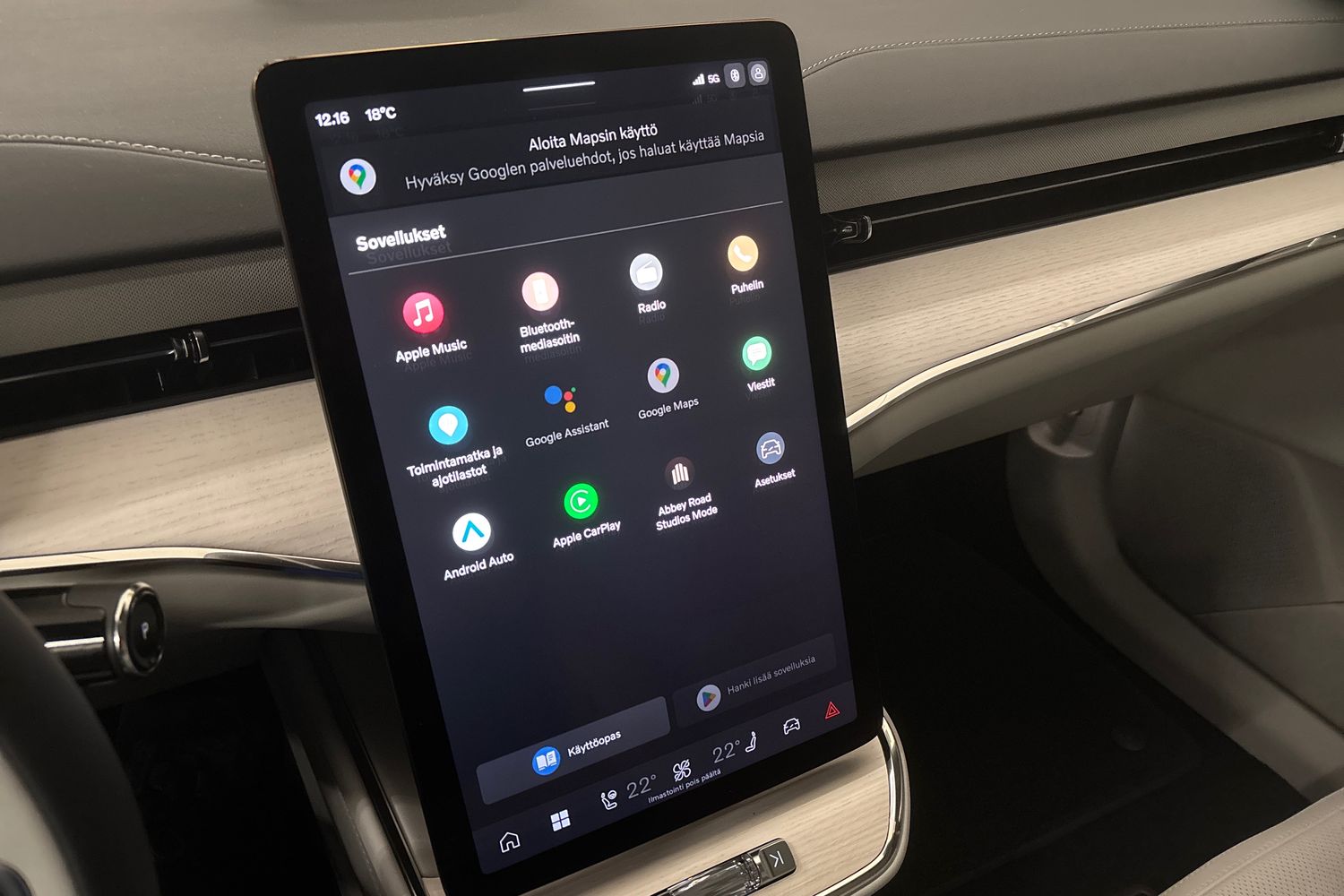 Volvo ES90 25