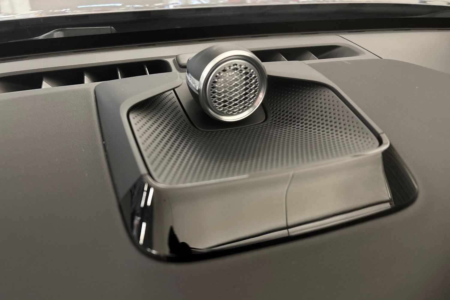 Volvo ES90 30