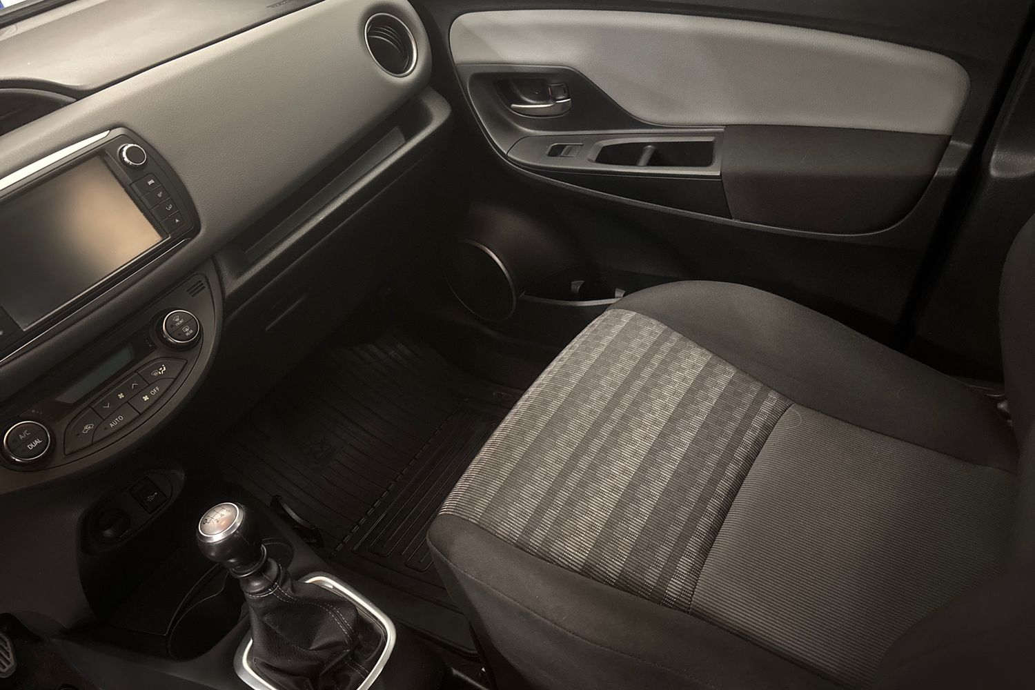 Toyota Yaris 10
