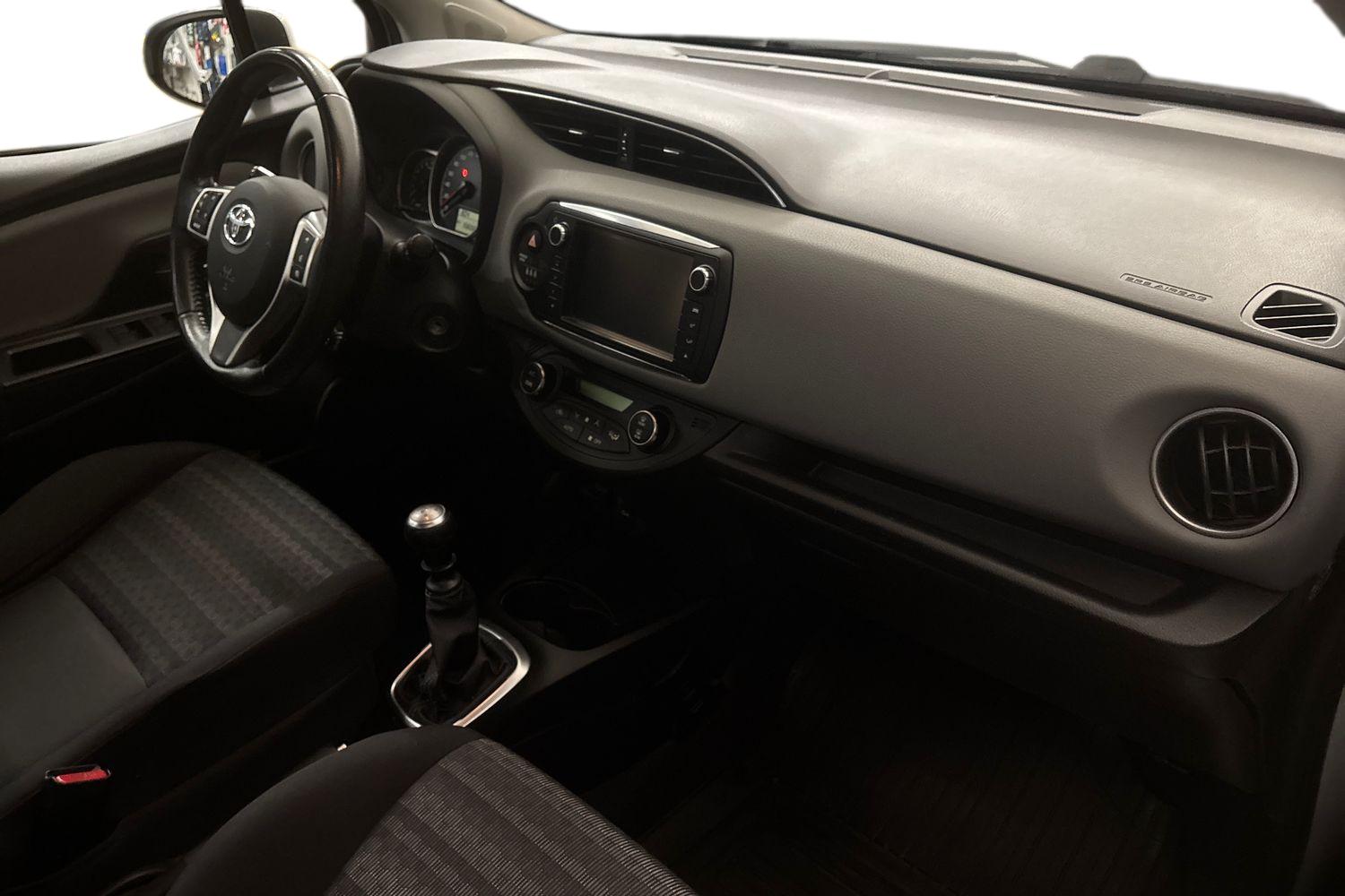 Toyota Yaris 9