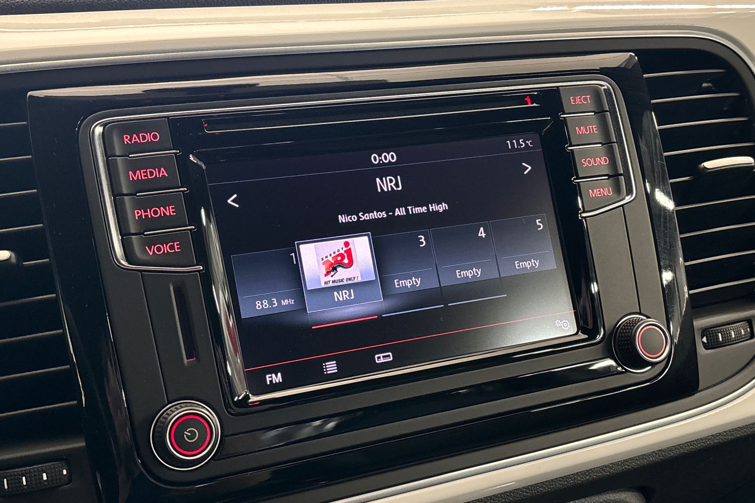 Volkswagen Beetle 2016