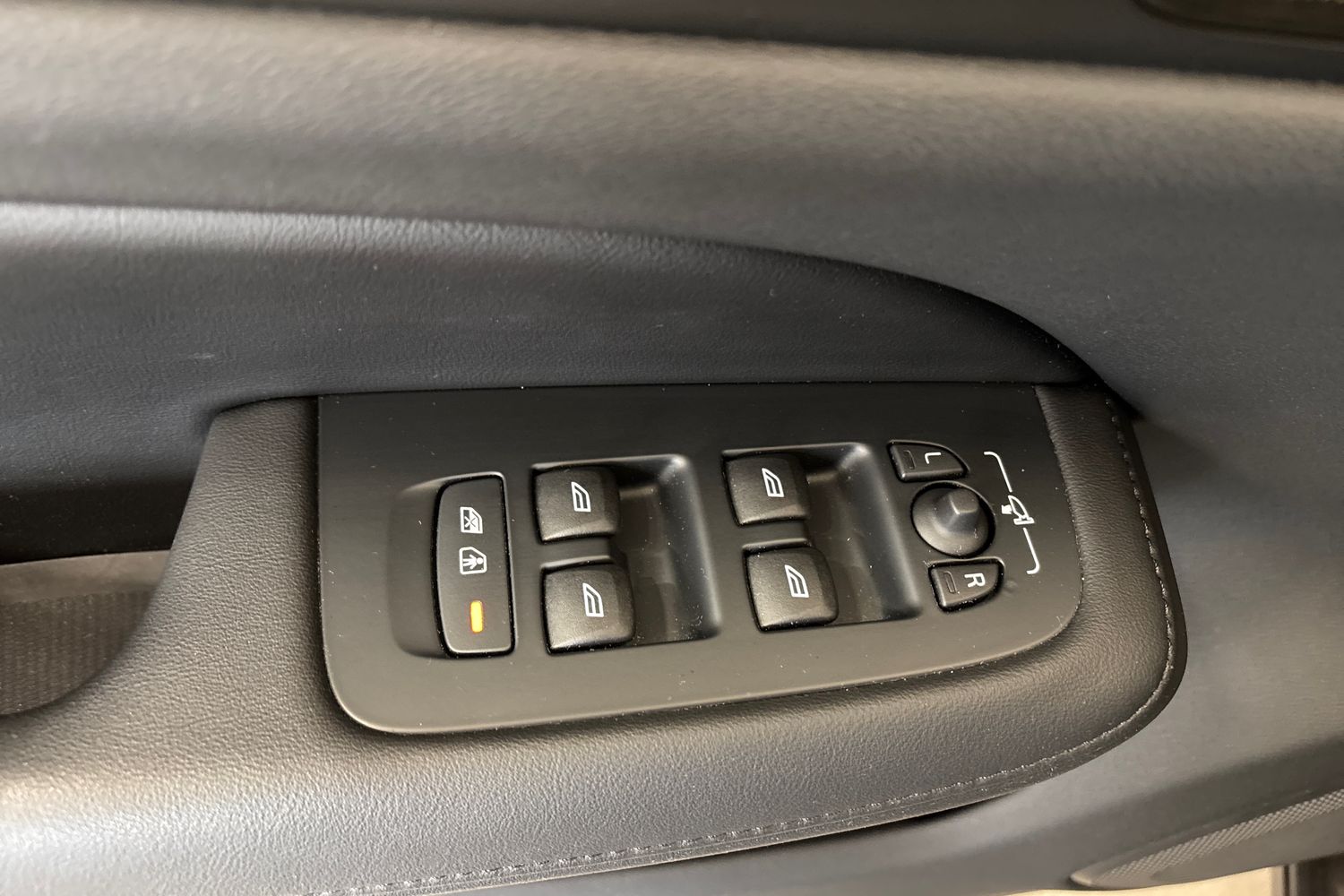 Volvo V60 2024