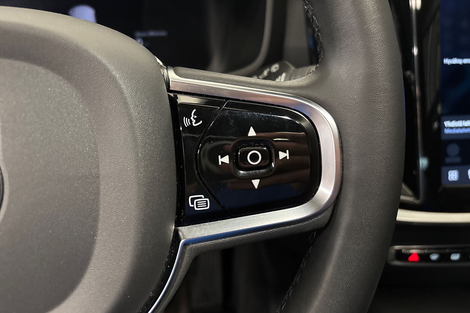 Volvo V60 2024