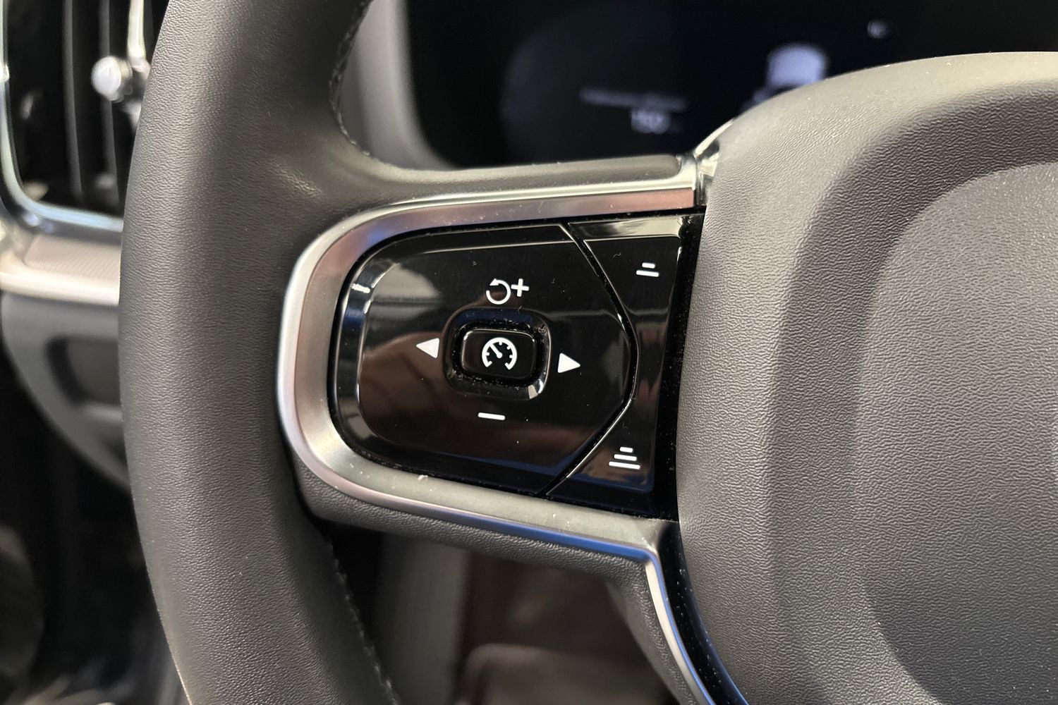 Volvo V60 2024
