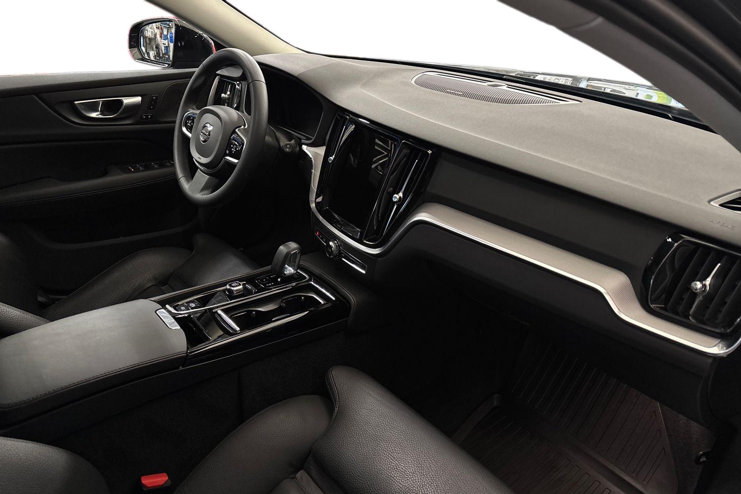 Volvo V60 2024