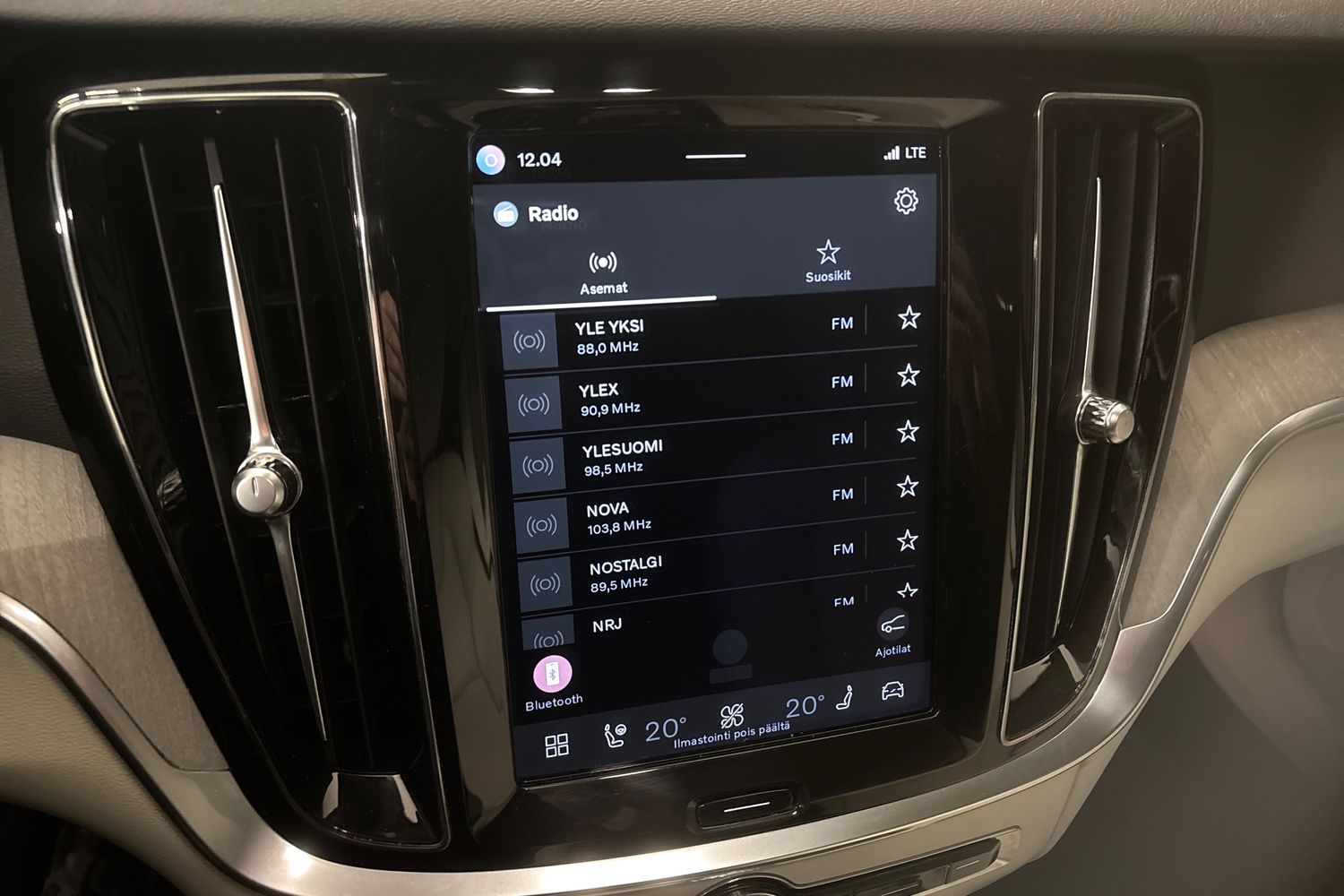 Volvo V60 2024