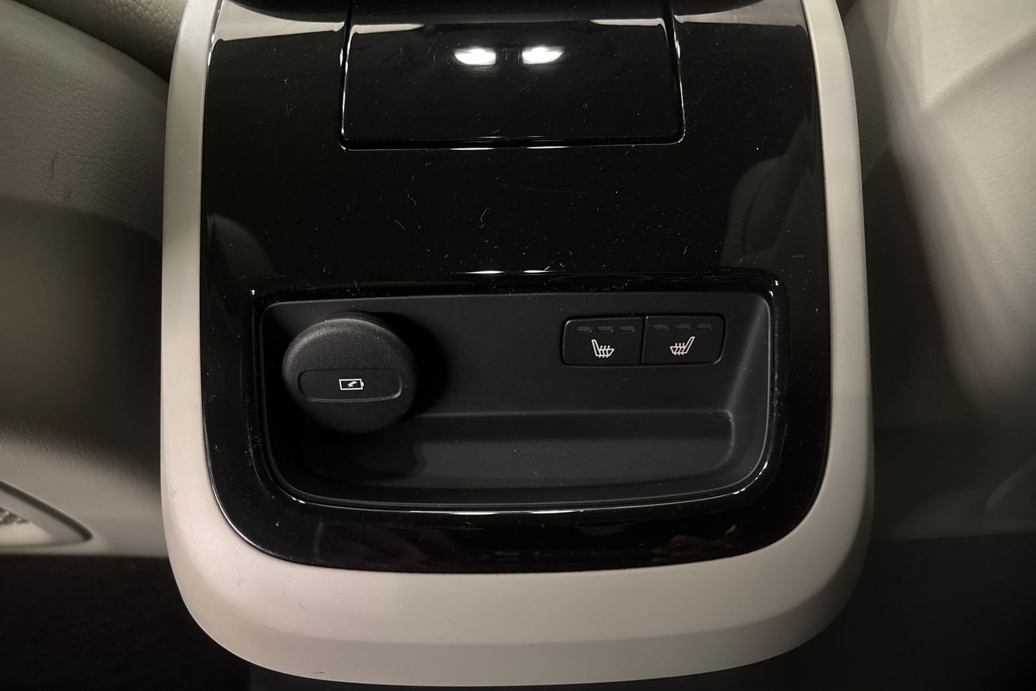 Volvo V60 2024