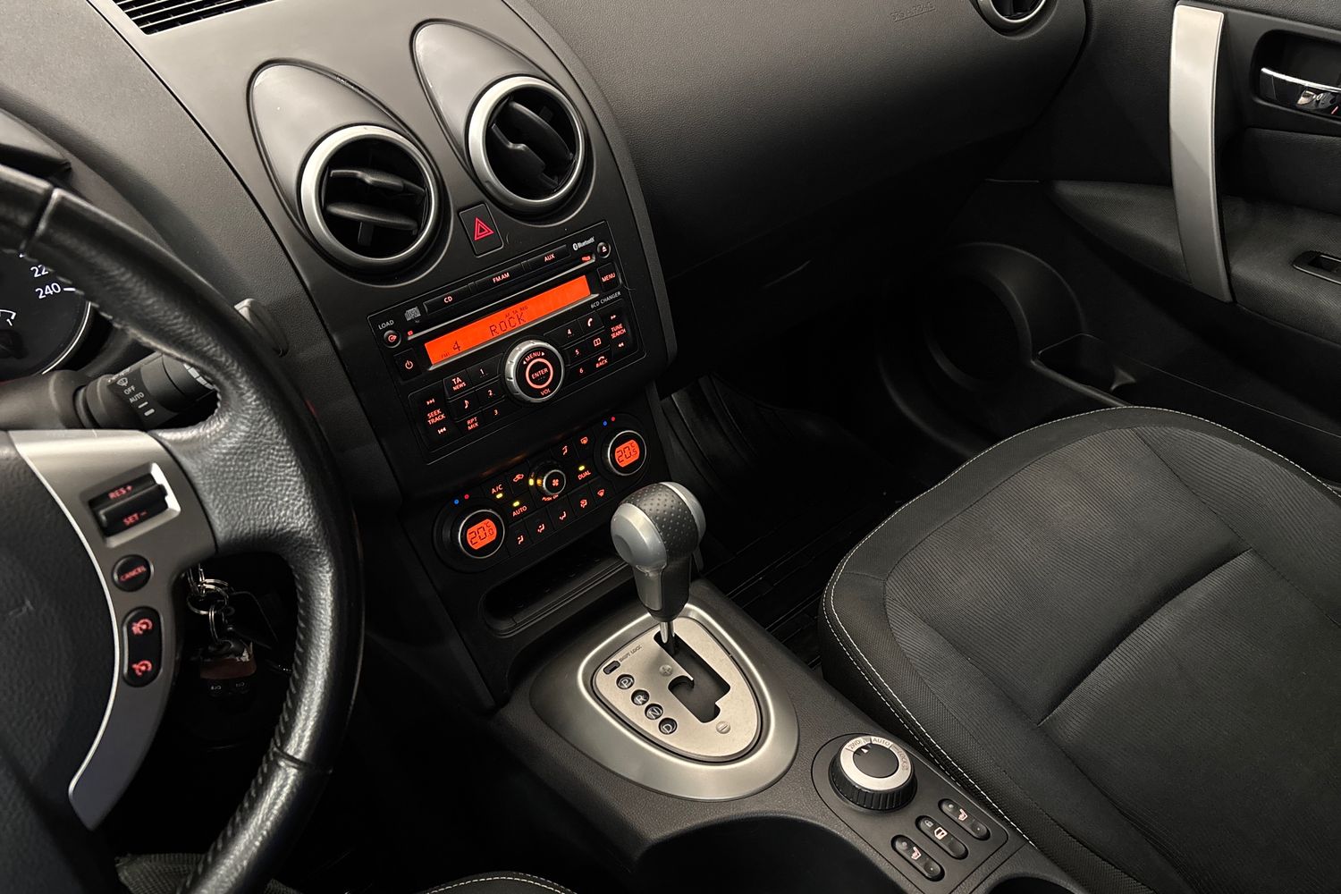 NISSAN Qashqai 2011
