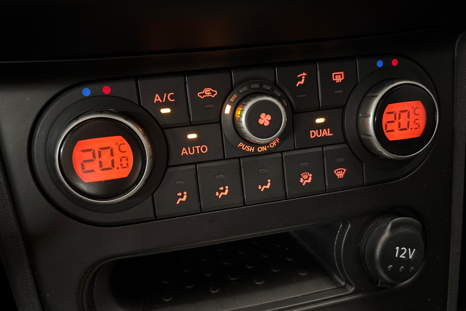 NISSAN Qashqai 2011