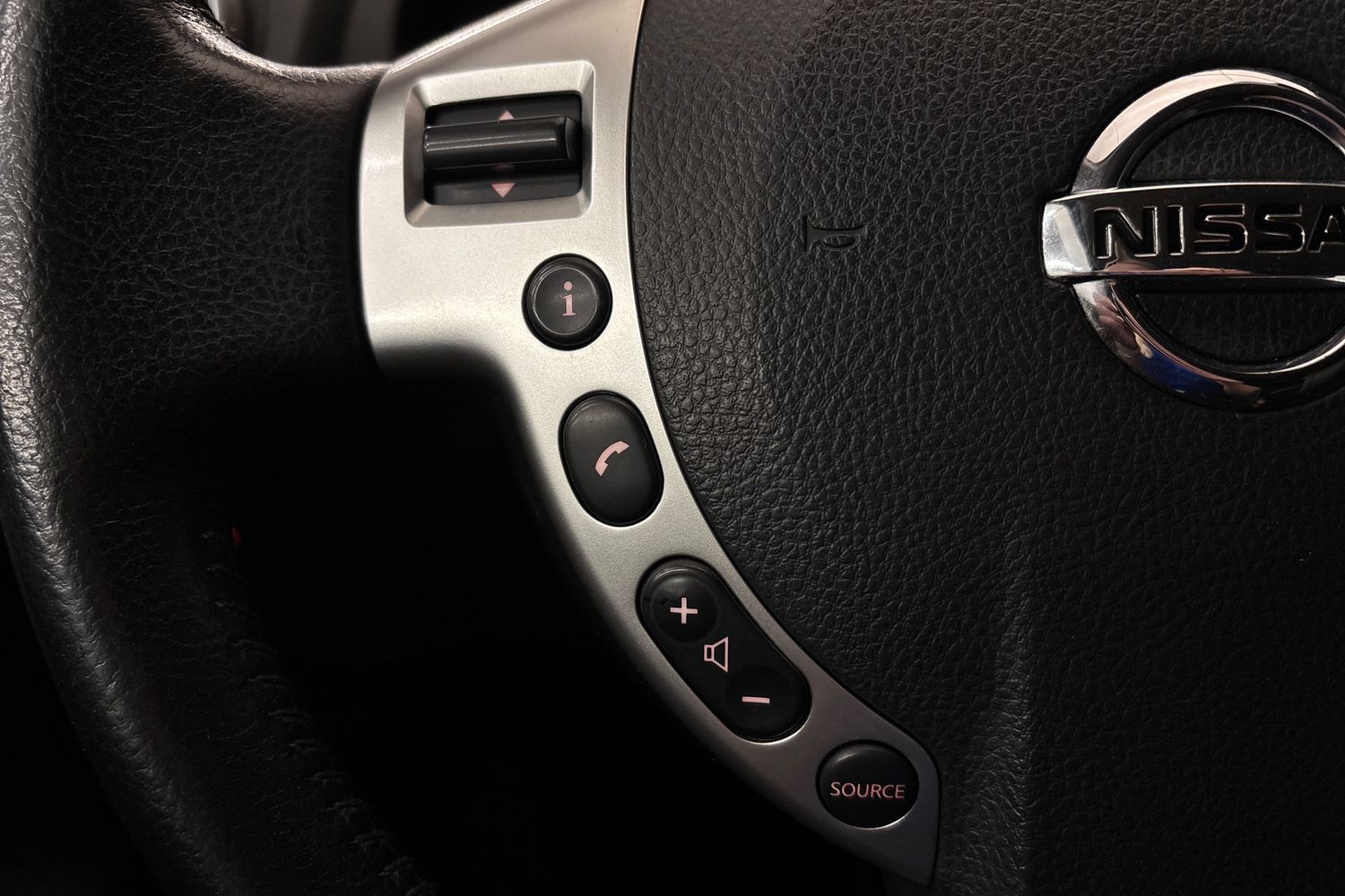 NISSAN Qashqai 2011