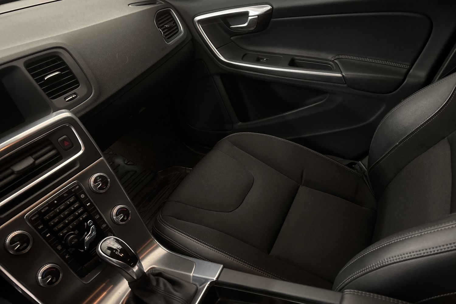 Volvo V60 Cross Country 2015