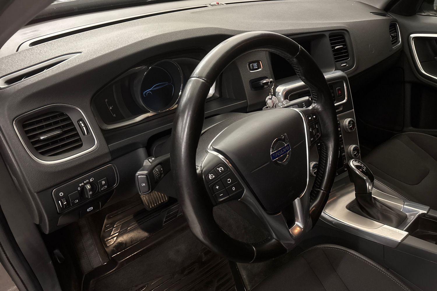 Volvo V60 Cross Country 2015