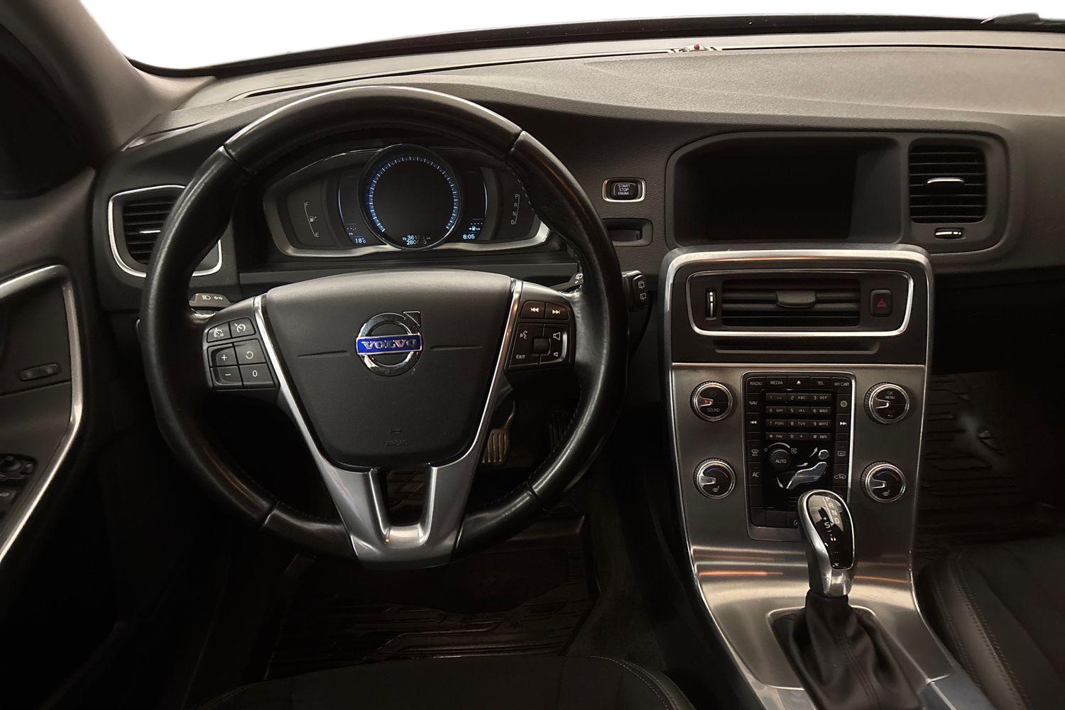 Volvo V60 Cross Country 2015
