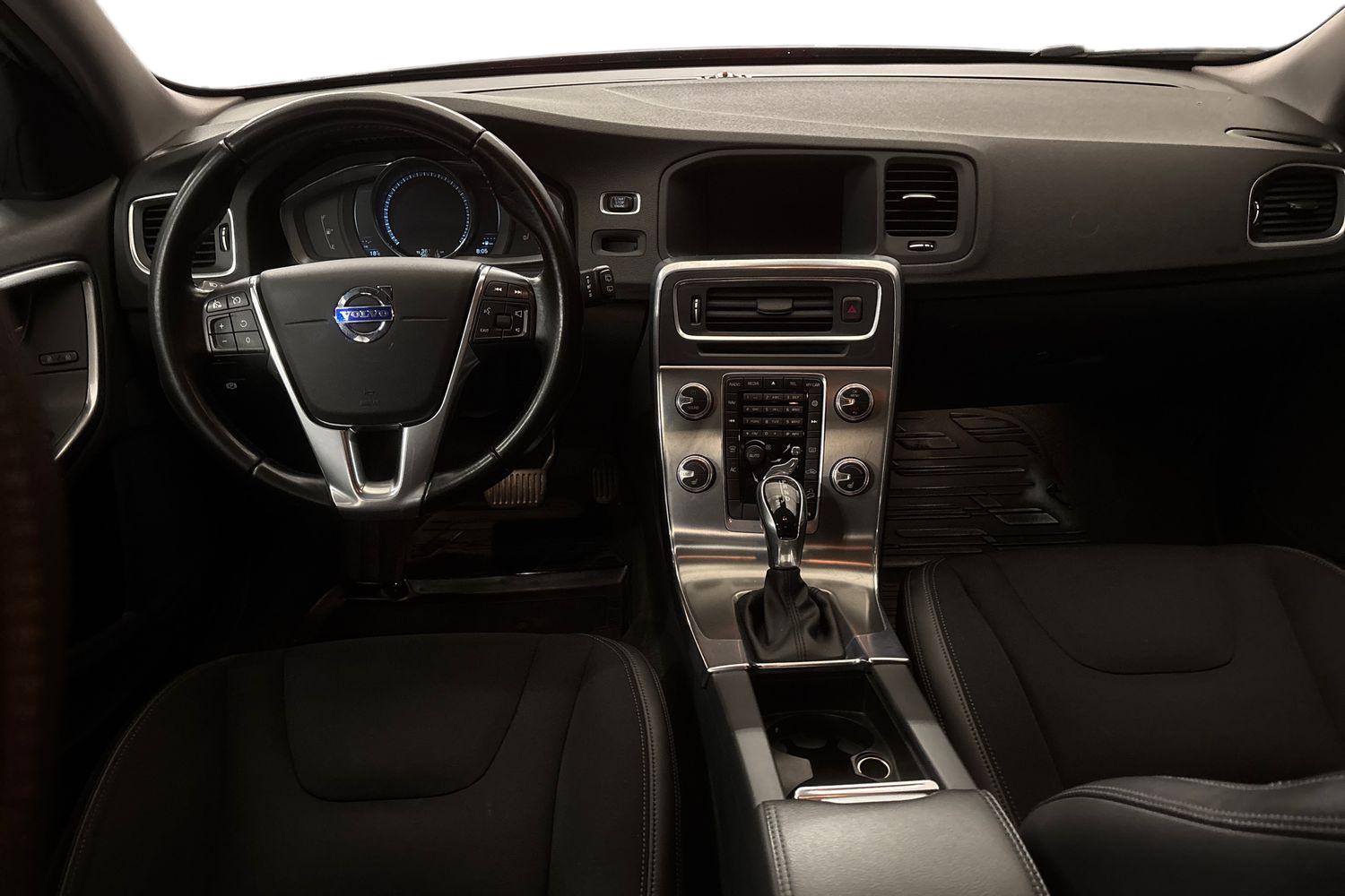 Volvo V60 Cross Country 2015