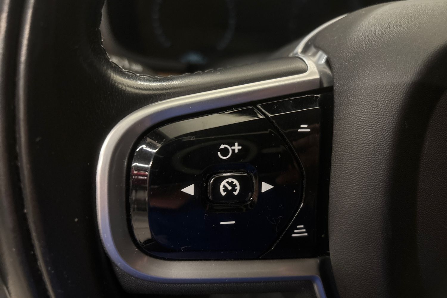 VOLVO V90 2019