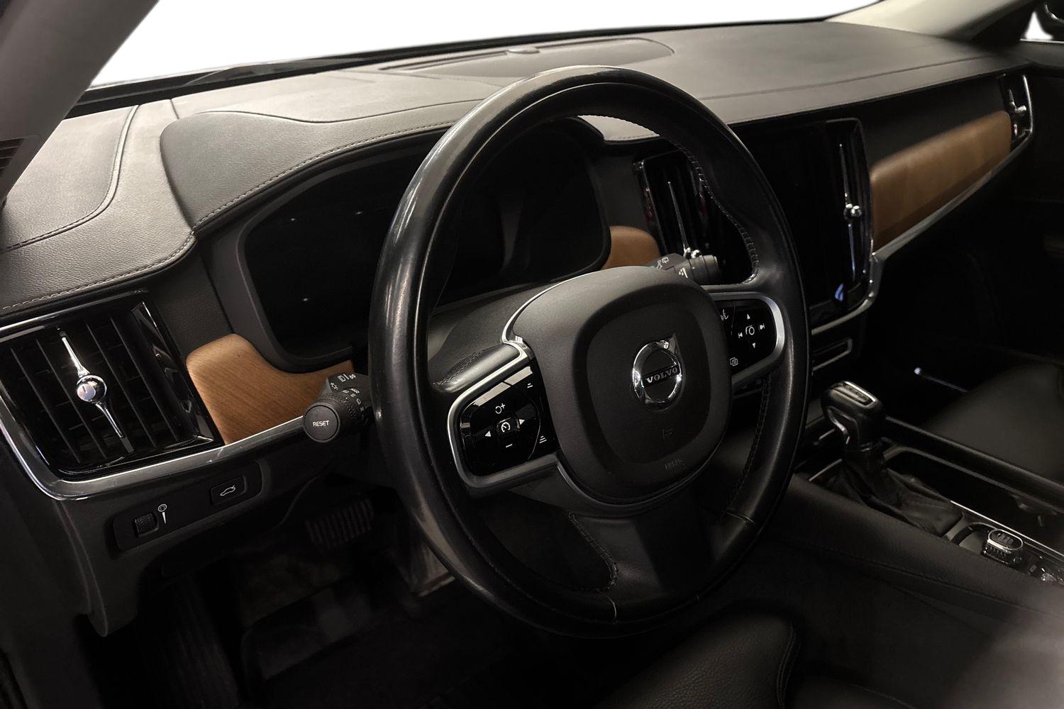 VOLVO V90 2019