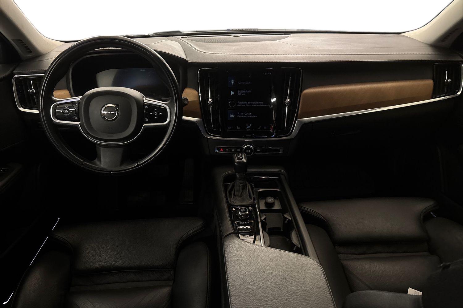 VOLVO V90 2019