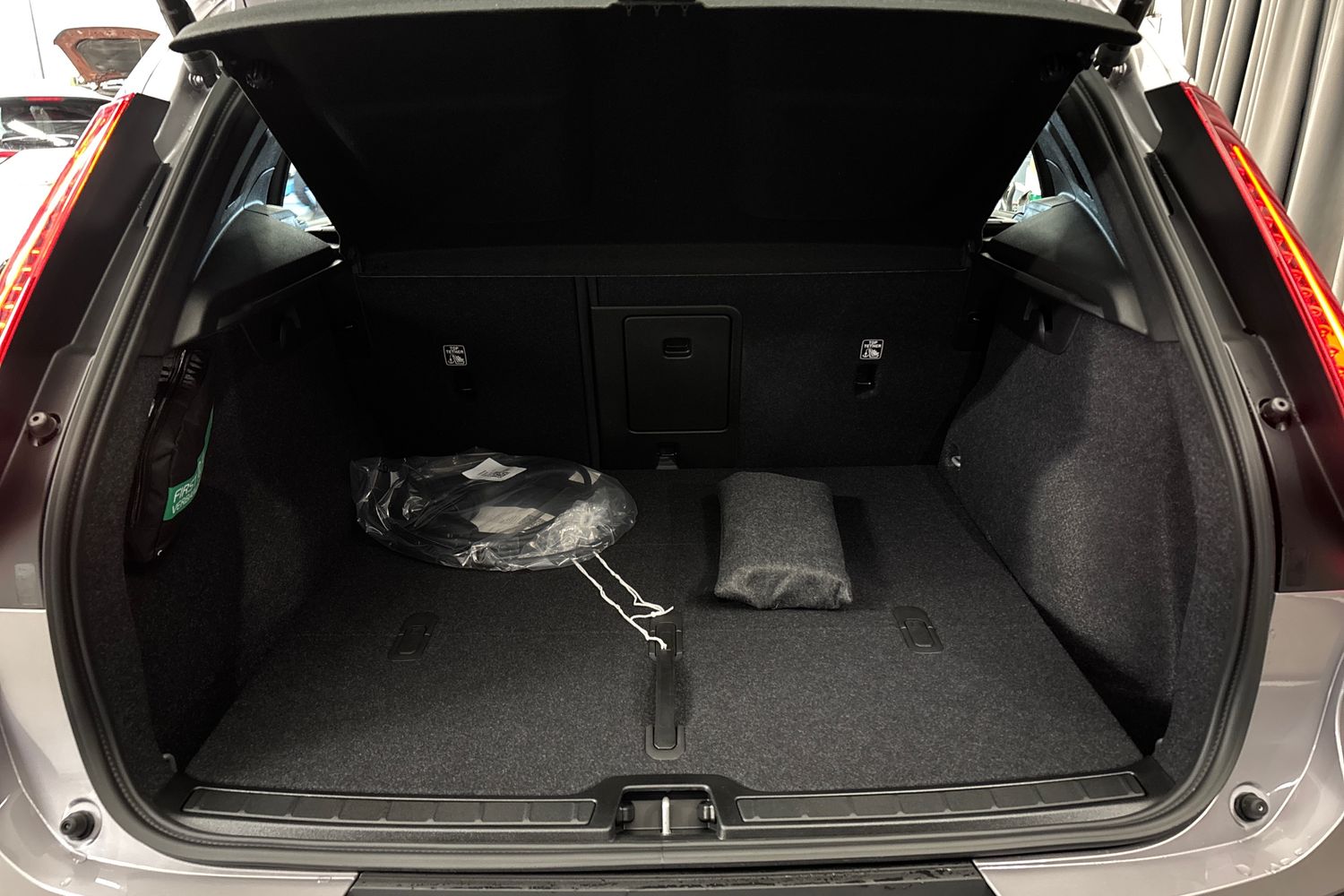 Volvo EX40 2027