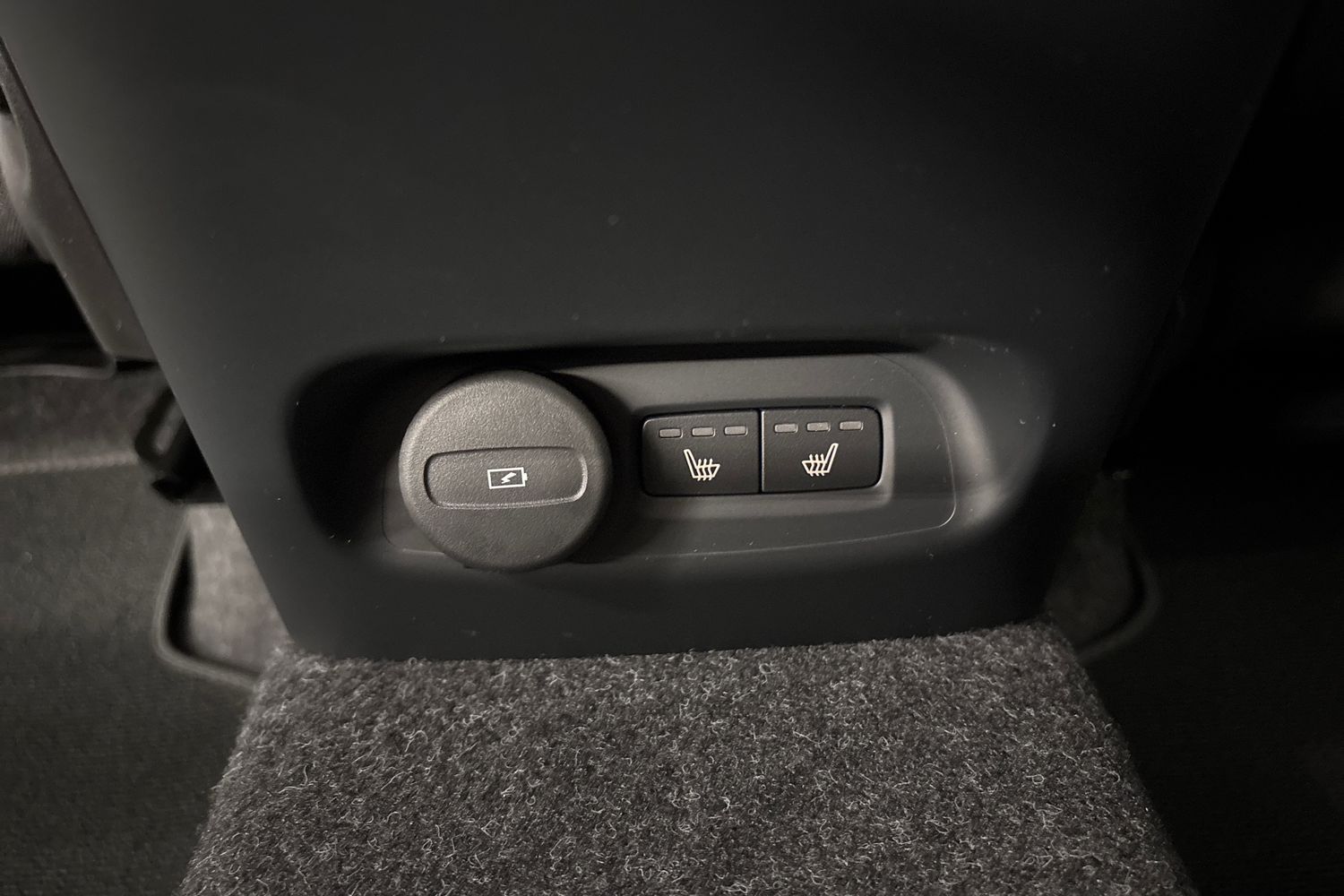 Volvo EX40 2027