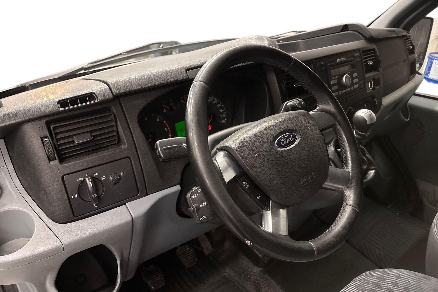 Ford Transit 2011