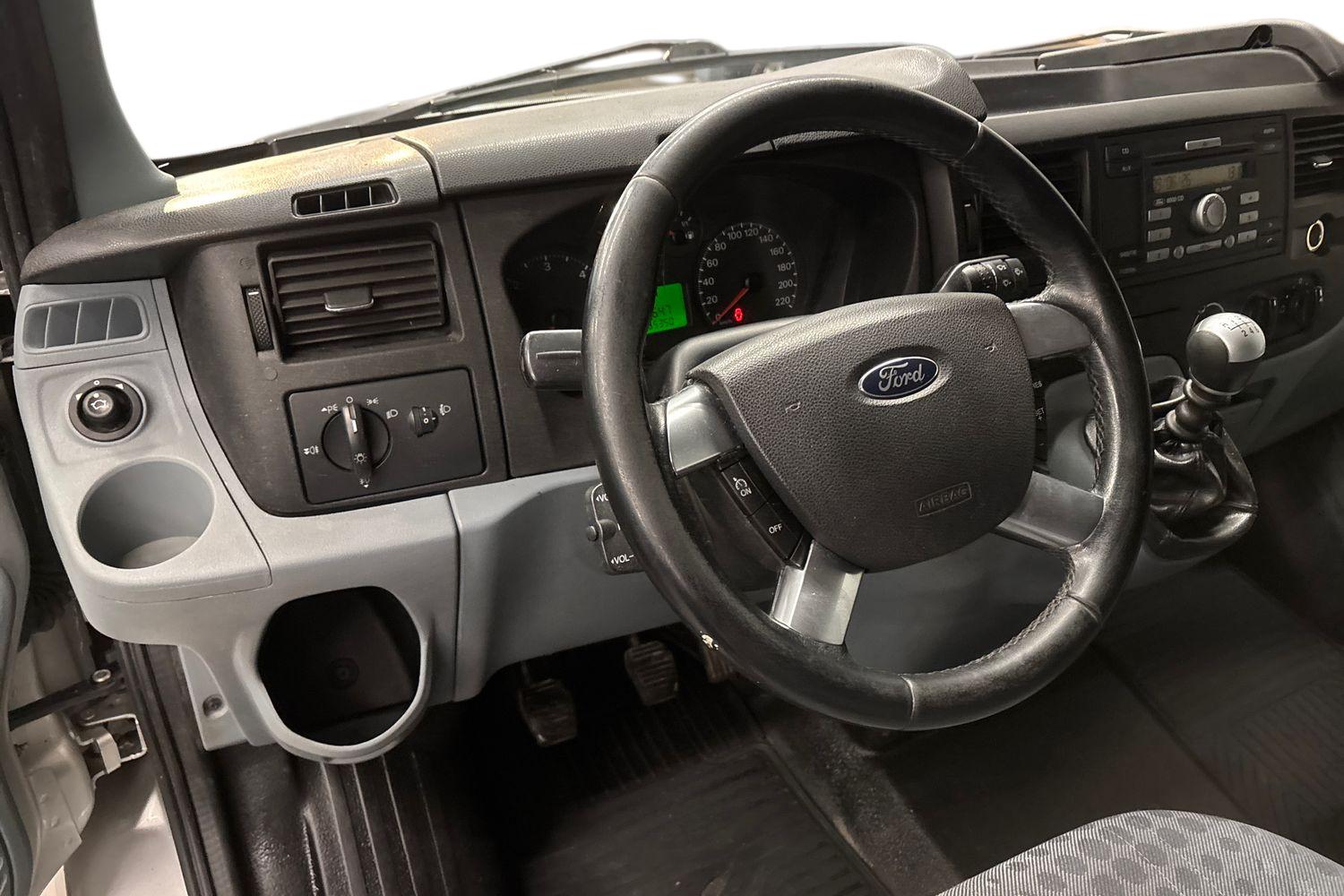Ford Transit 2011