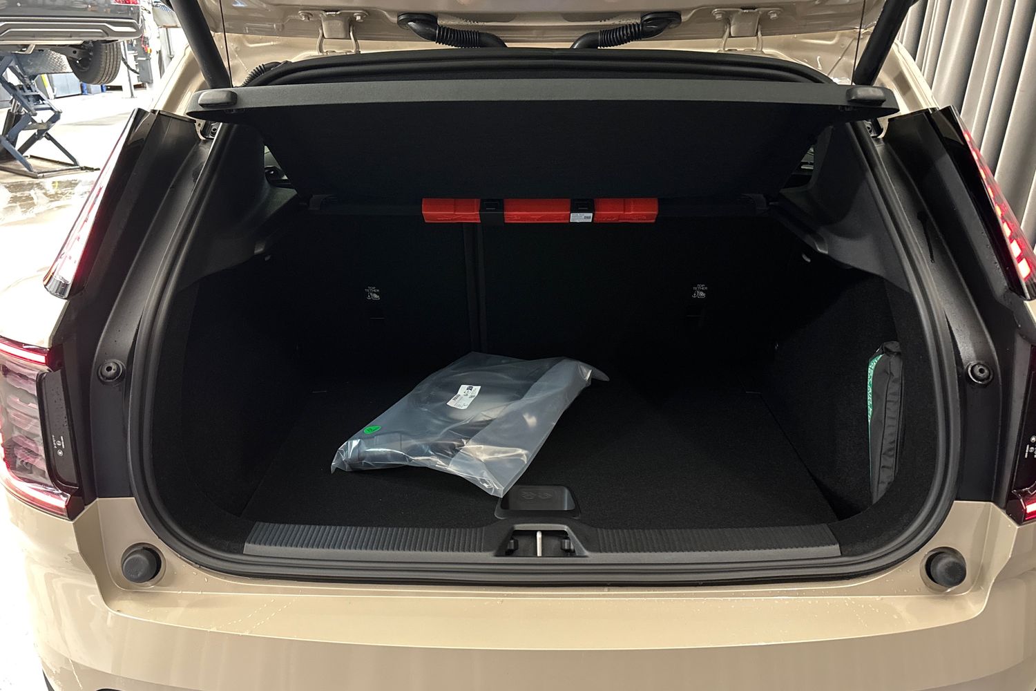 Volvo EX30 22