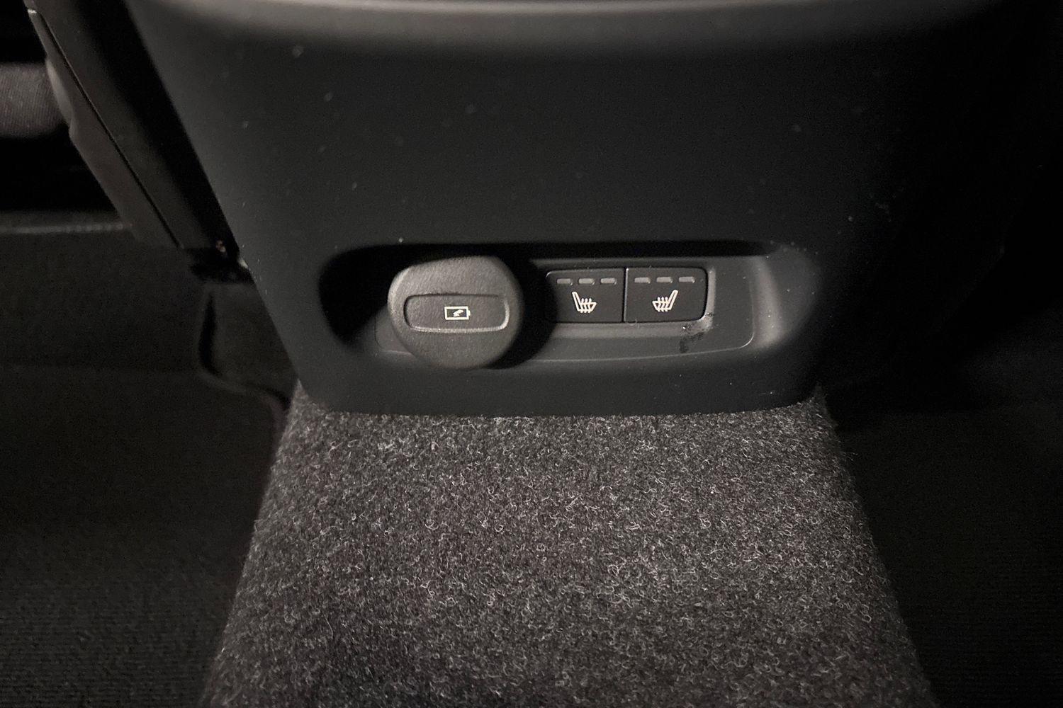 Volvo EX40 2026