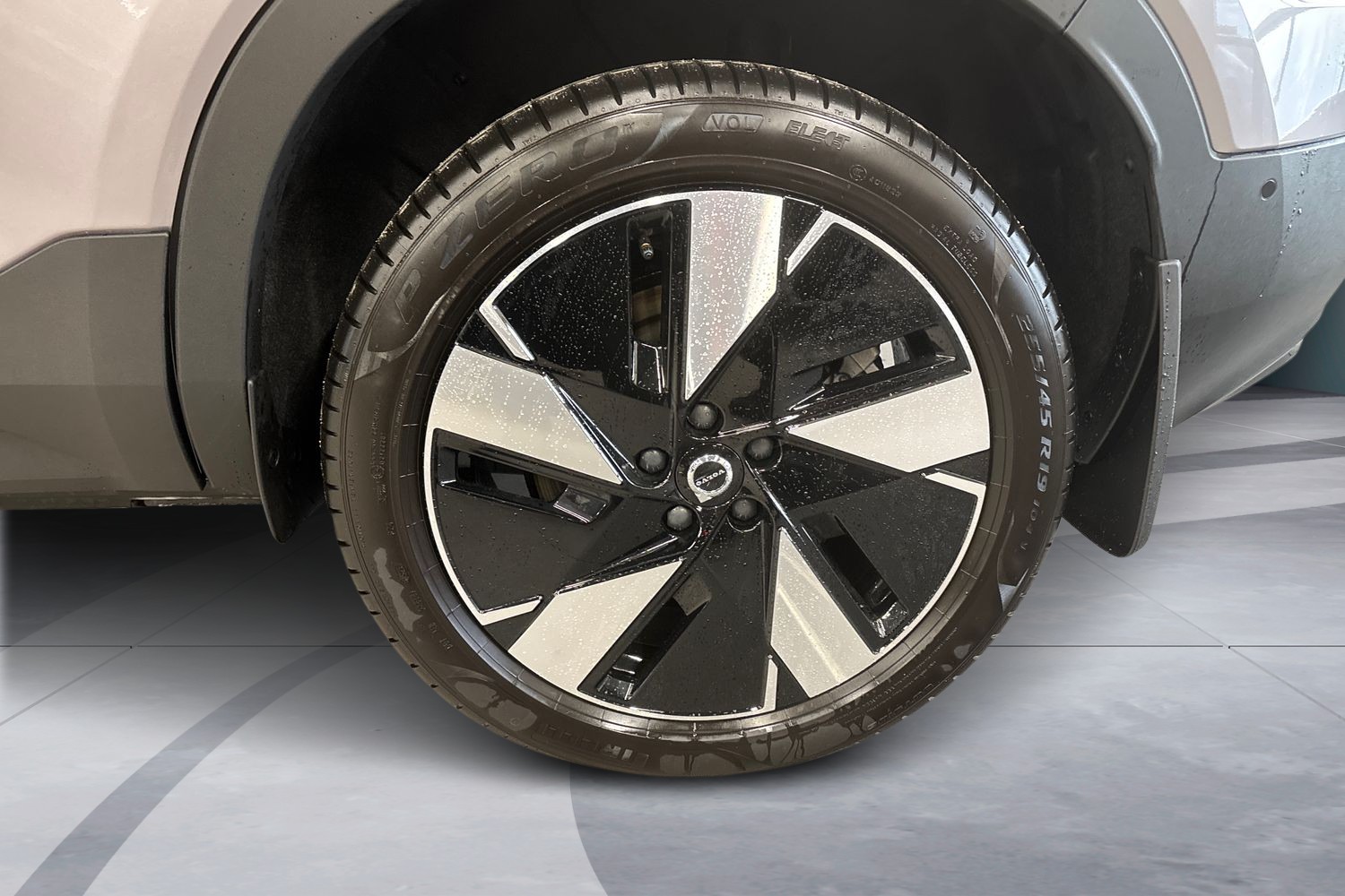 Volvo EX40 2026