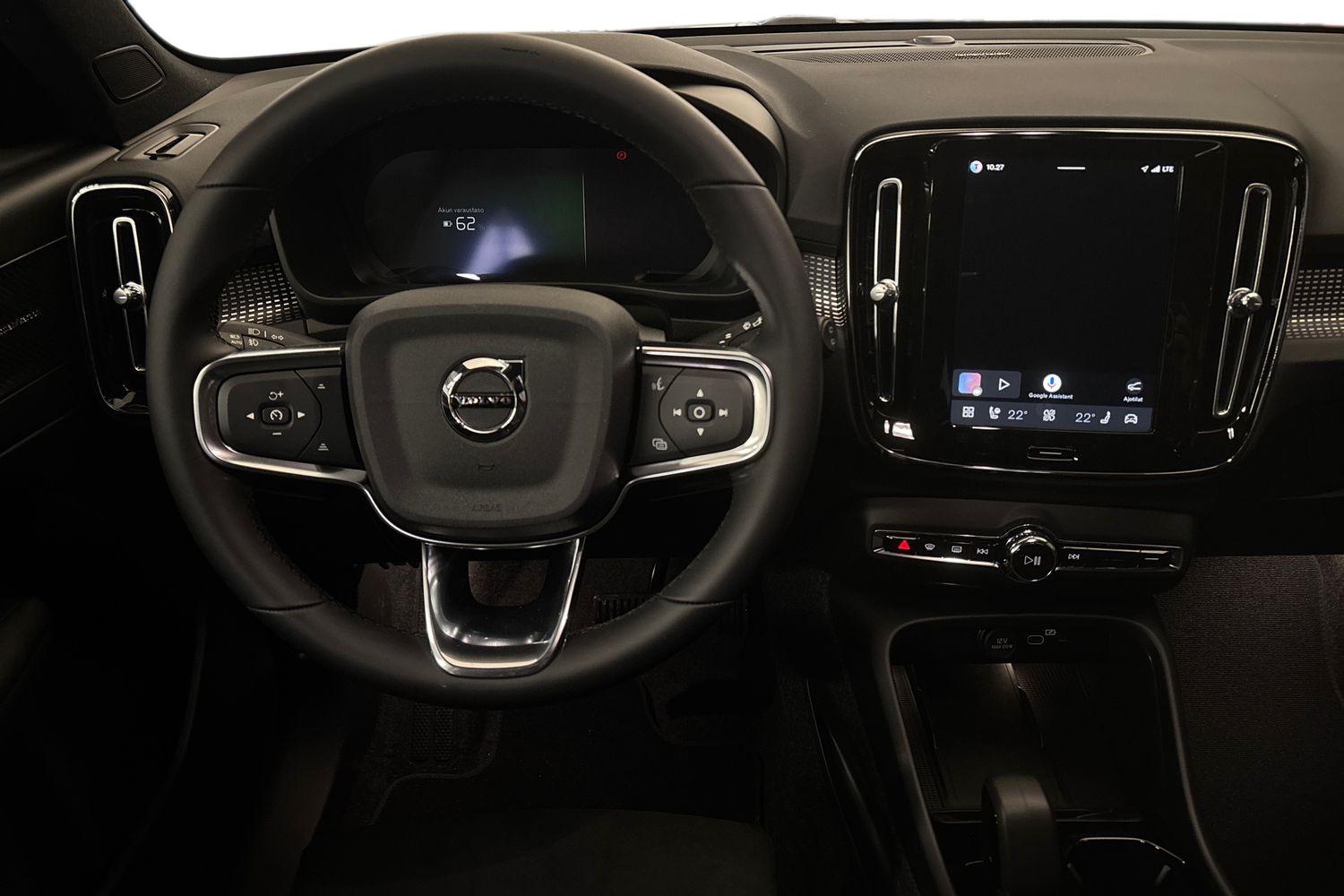 Volvo EX40 2026