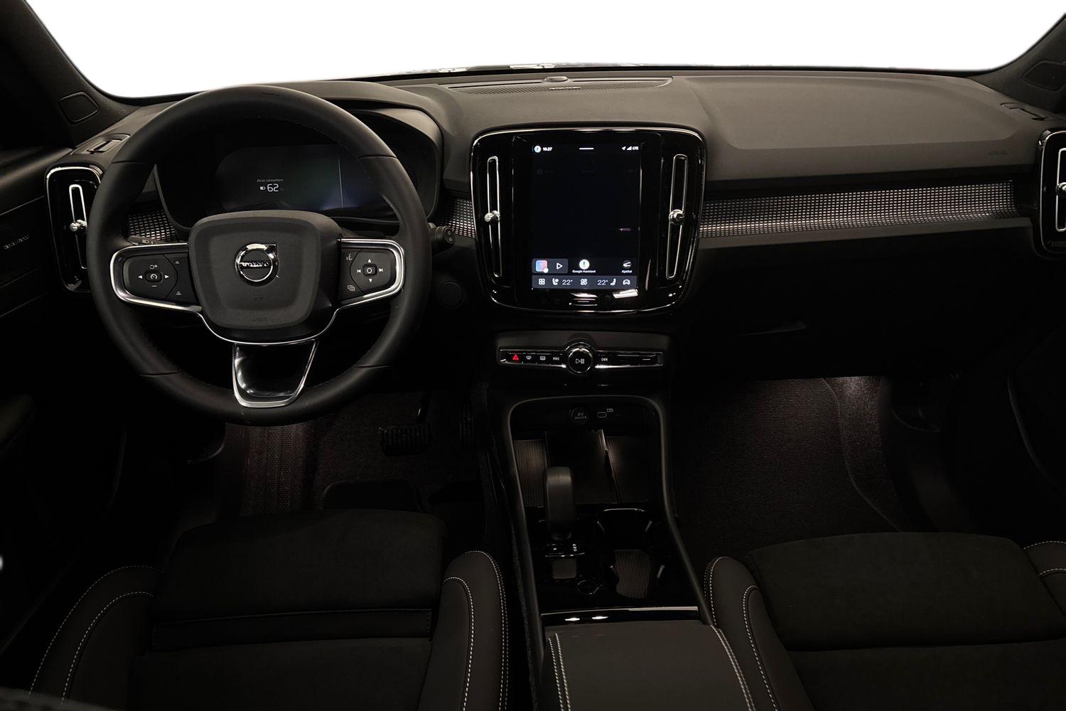 Volvo EX40 2026