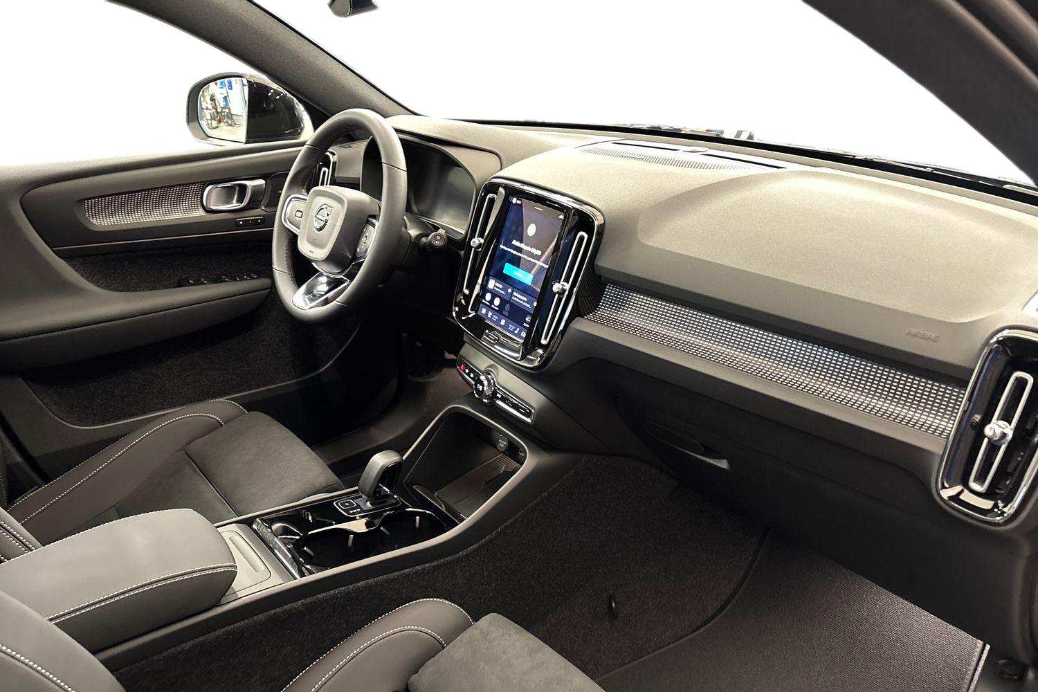 Volvo EX40 10
