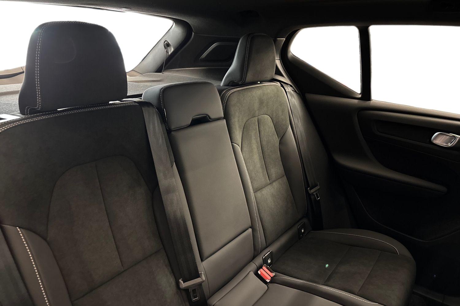 Volvo EX40 21