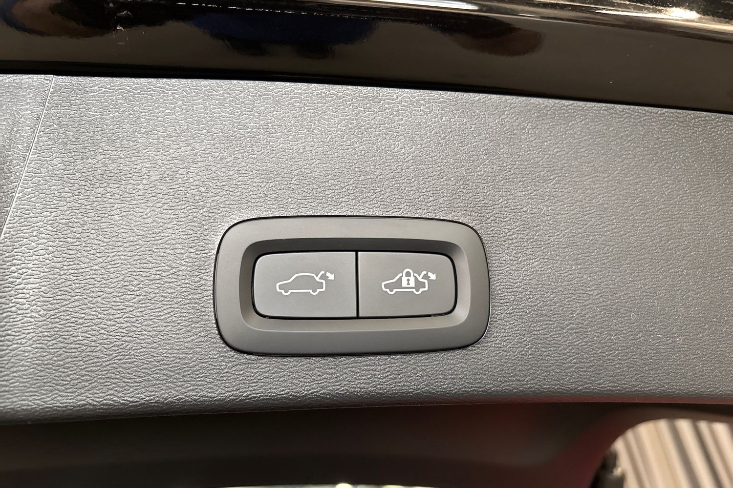 Volvo EX40 23