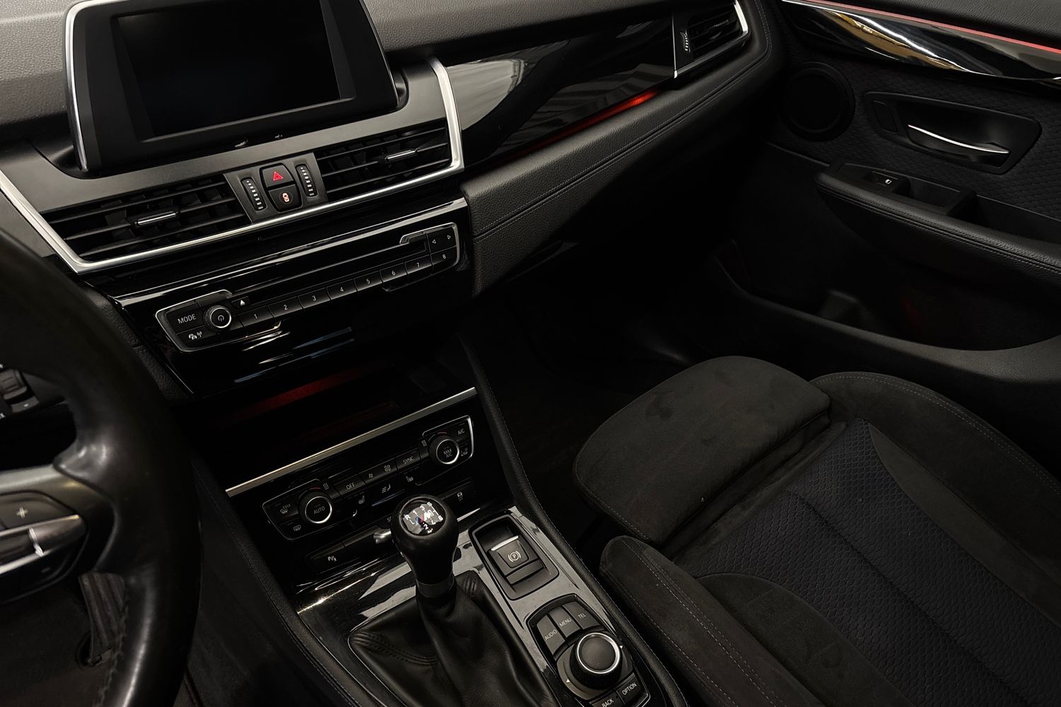 BMW 216 2016