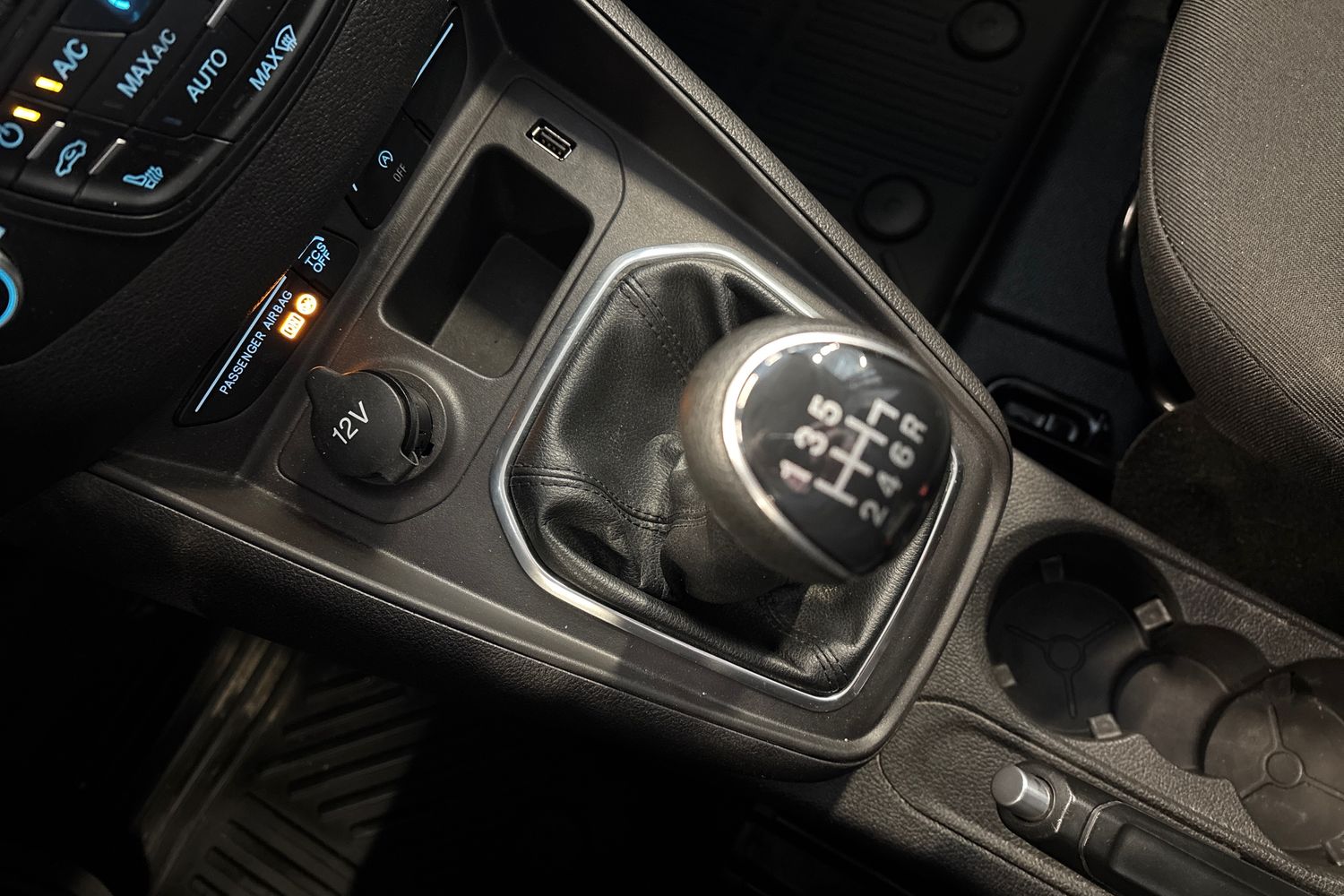 Ford Transit Courier 2023