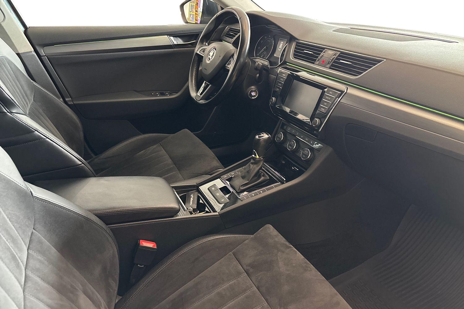 SKODA Superb 2016