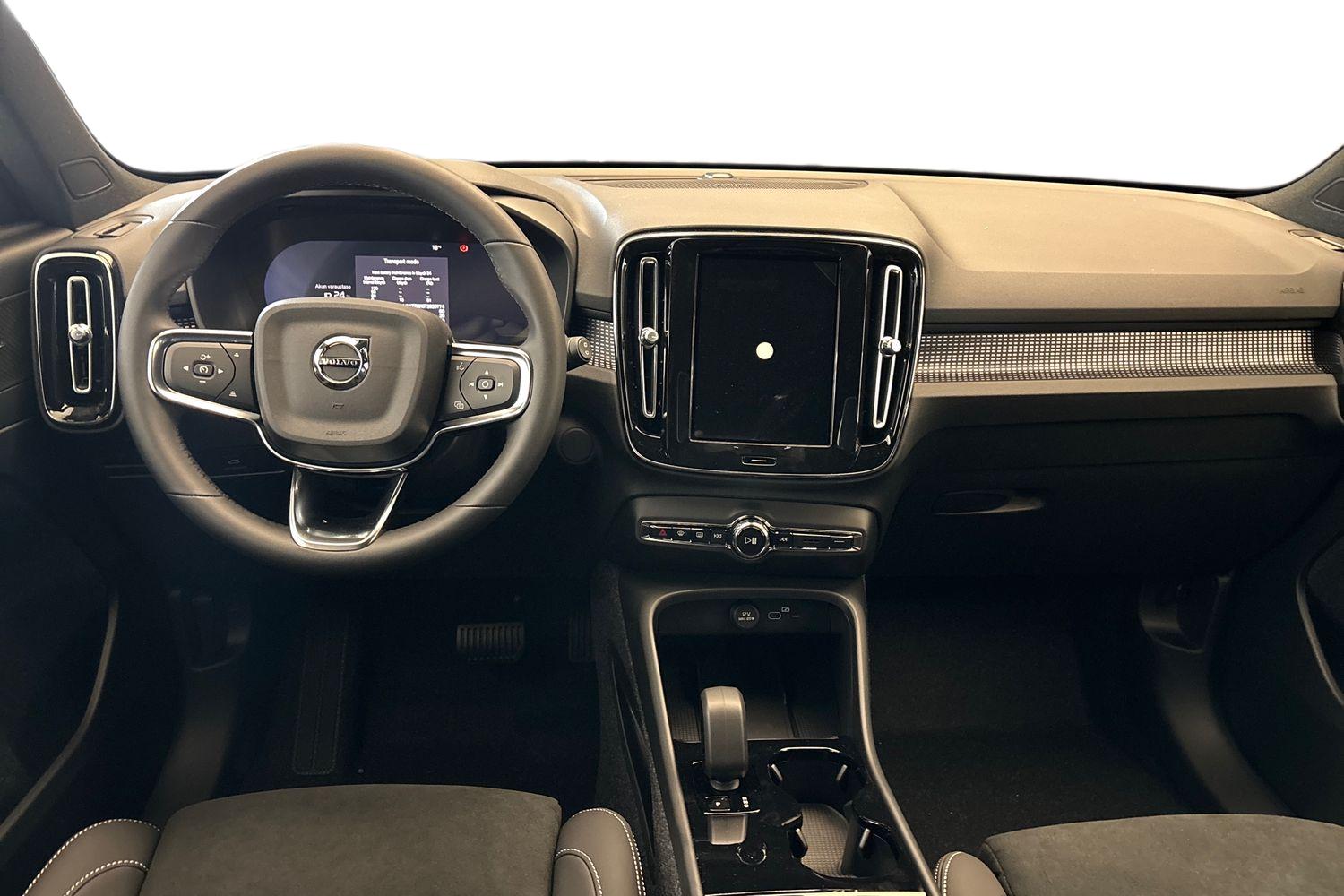 Volvo EX40 2026