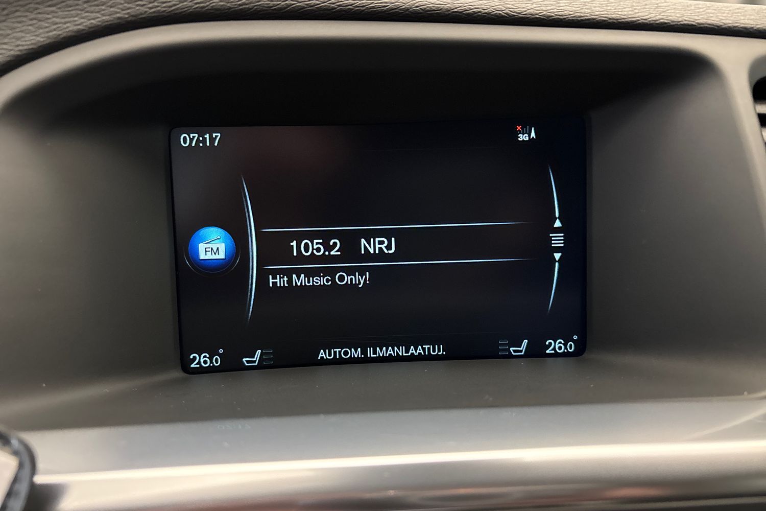 VOLVO V60 2015