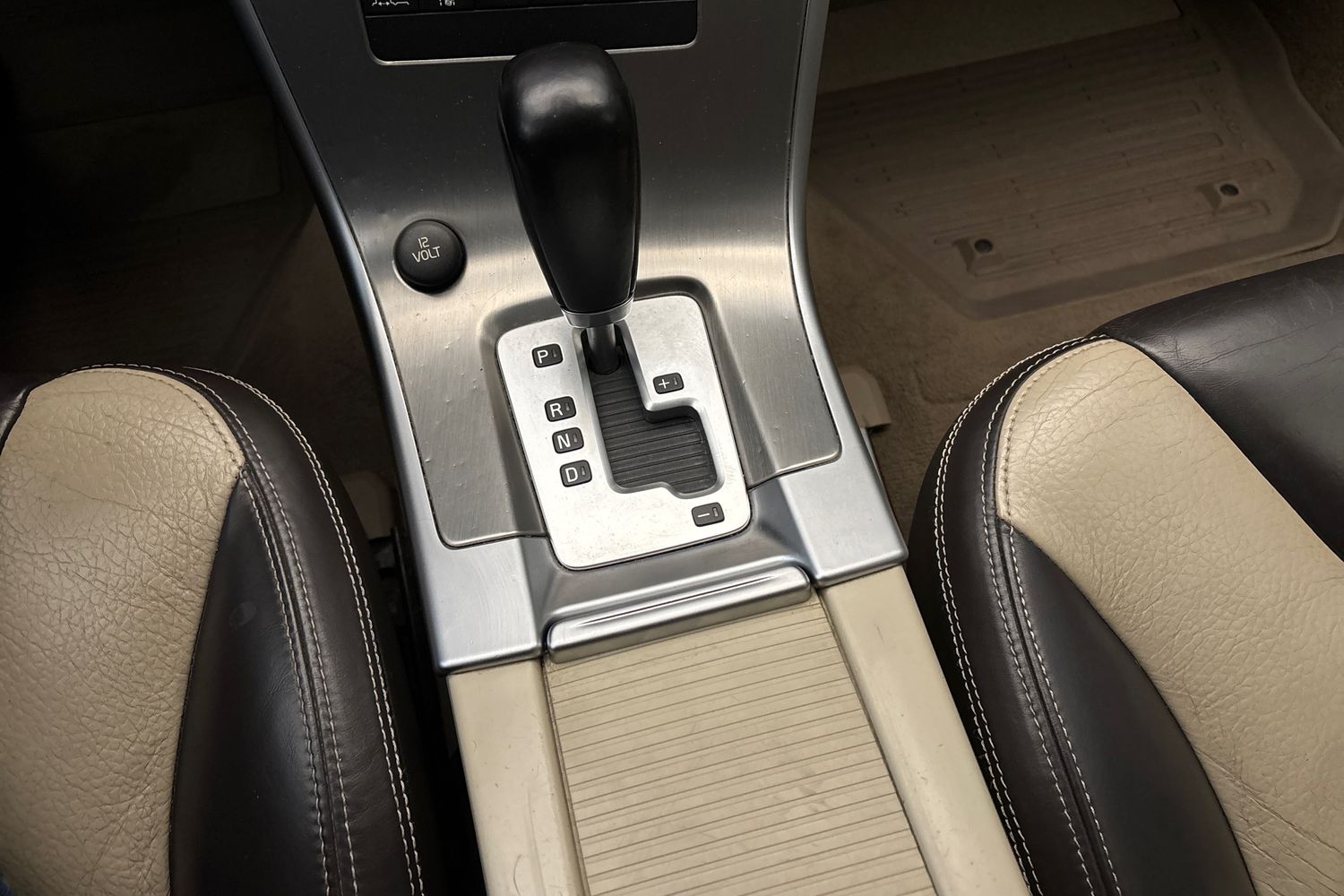 VOLVO XC60 2010